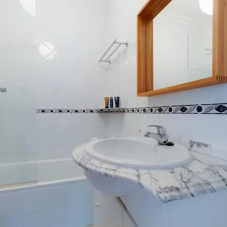 Roja Pe - Elegante T2 Com Ac Perto Do Pine Cliffs 아파트 *